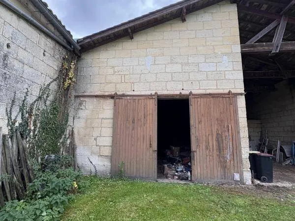 Local d’activité et entrepôt Vente Arveyres   60000€