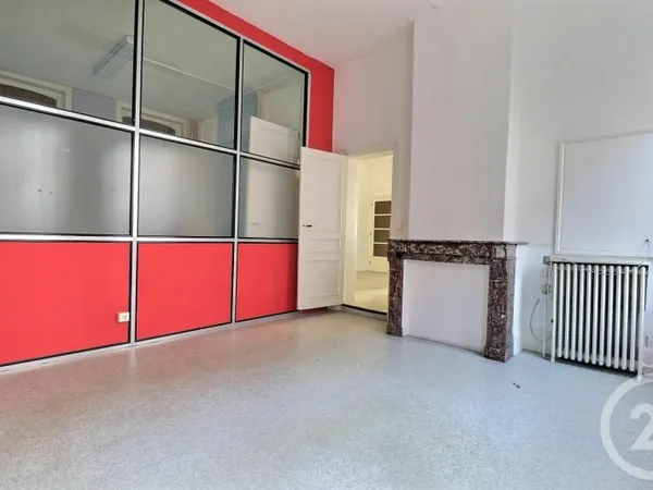 Bureau 5 pièces 91 m²