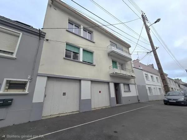 SAINT-NAZAIRE IMMEUBLE DE RAPPORT 6 LOGEMENTS + 2 GARAGE