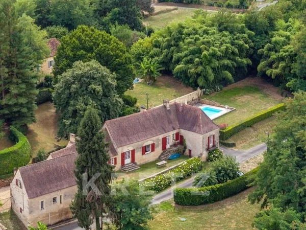 Périgourdine de charme de 330m² avec piscine