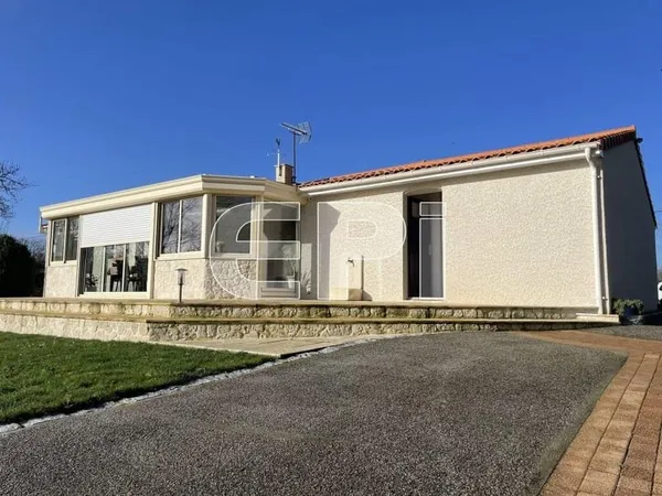 Réf Maison de PLAIN-PIED 1982 entièrement refaite 'à neuf'