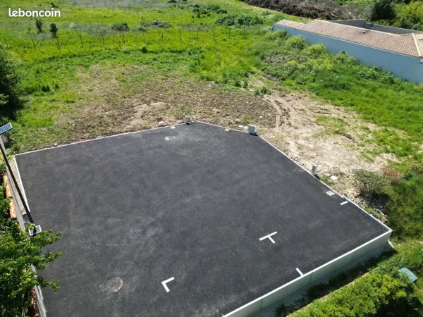 Terrain constructible, viabilisé, clôturé & végétalisé | 464m²