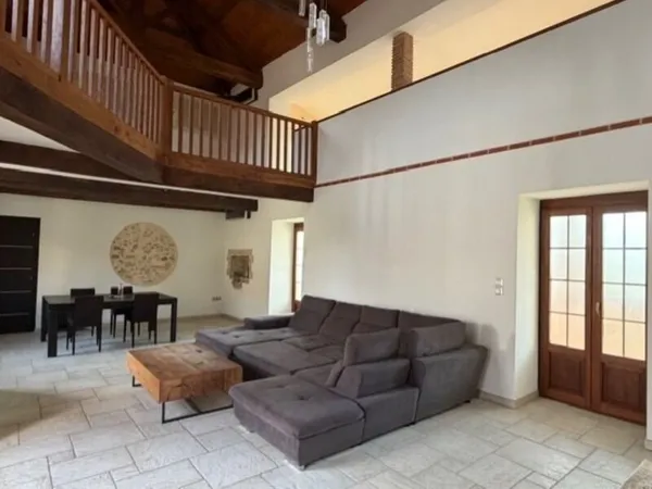 PLAISANCE du GERS proche (32), ELEGANTE MAISON DE VILLAGE de 307m2, en pierres avec JARDIN clos 150m