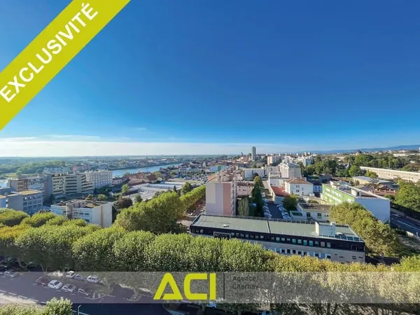 MACON - APPARTEMENT LOCATIF AVEC VUE - 78 M2