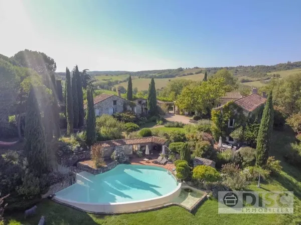 Domaine d'exception avec maison principale, maison d'amis et vues imprenables sur Cordes-sur-Ciel