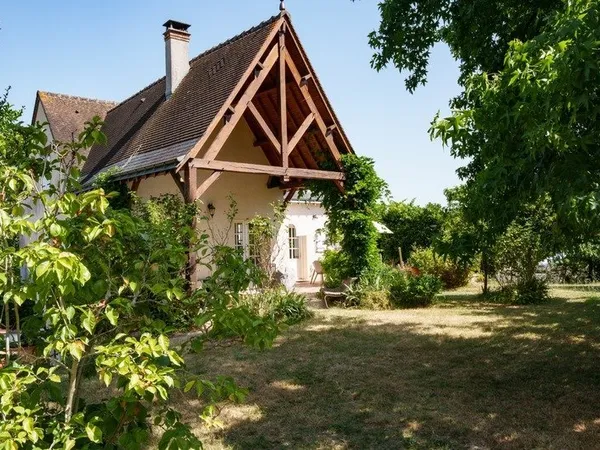 Maison familiale de 5 chambres à Savonnières - 157 m² habitables sur 1 225 m² de terrain