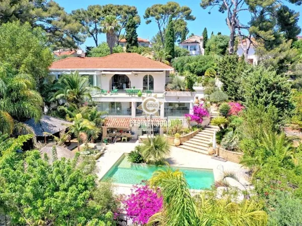 Maison 8 pièces 490 m²