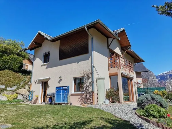 Maison de luxe 6 pièces 155 m²