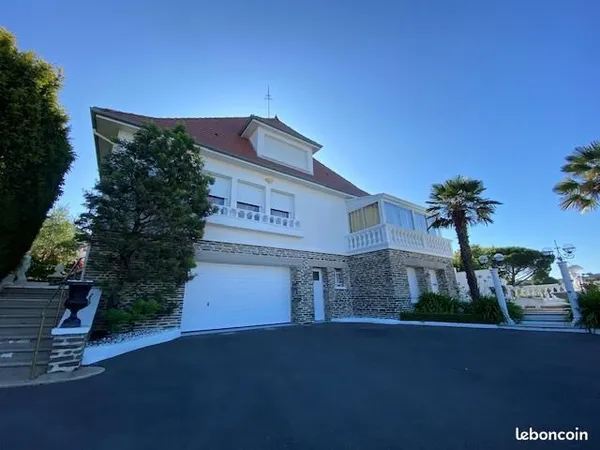 Maison 7 pièces 280 m²