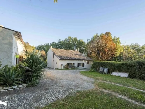 Charentaise de 8 pièces principales