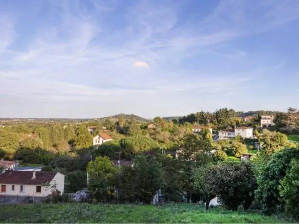 Terrain 1600 m²