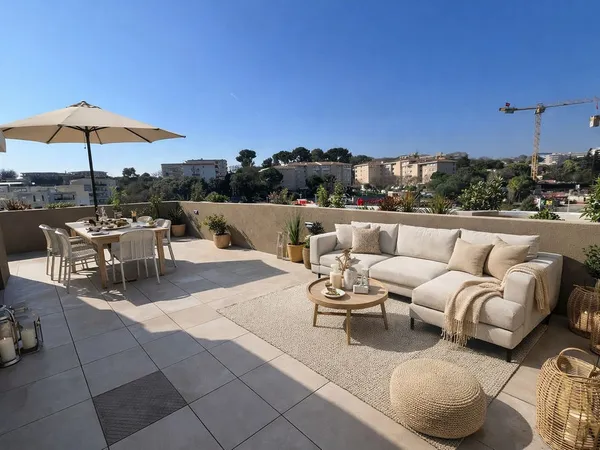 Magnifique 3 Pièces dernier étage terrasse ANTIBES