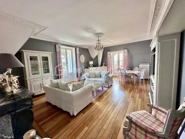 Magnifique Appartement en Duplex 3 chambres à Sens 5 minutes de la gare de Sens 1H direct pour Paris