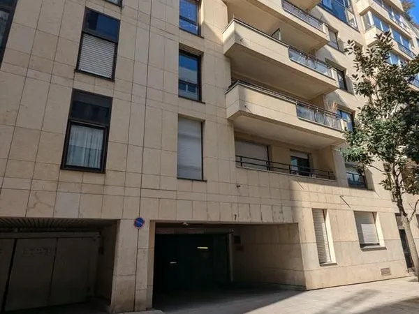 Local Divers 11 m² LEVALLOIS PERRET