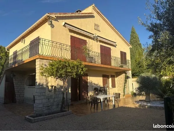 Maison individuelle avec beaucoup de charme