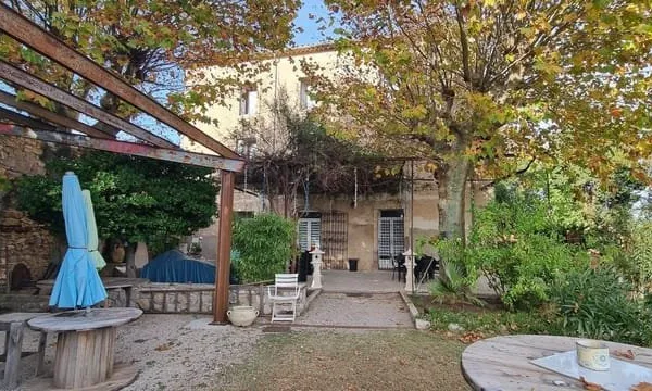 À Vendre Superbe maison de maître au coeur des vignes à Jonquières (Hérault)