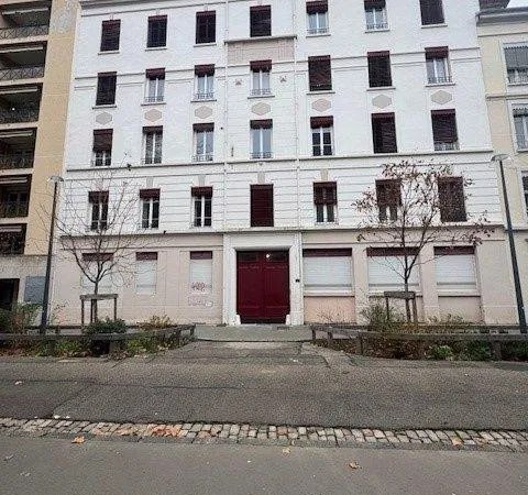 LYON 3-T2-37m²