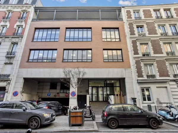 Bureaux 827 m²