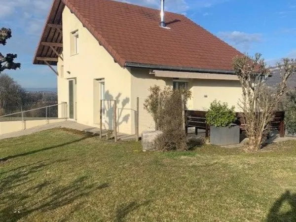 A vendre très belle villa de 89 m2 avec grand terrain située sur la Commune de Brens