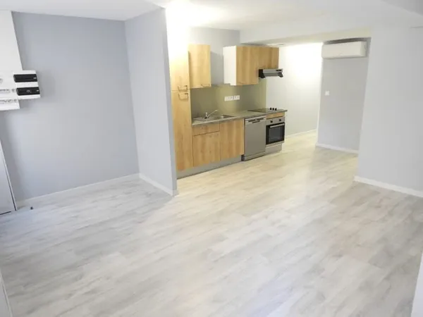 Appartement Location Réalmont 3p 126m² 600€