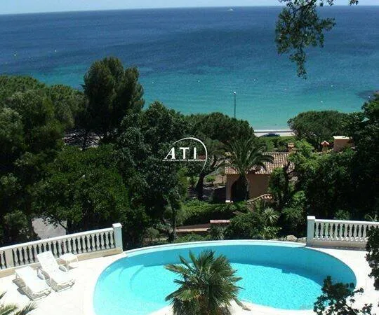 Maison 8 pièces 300 m²