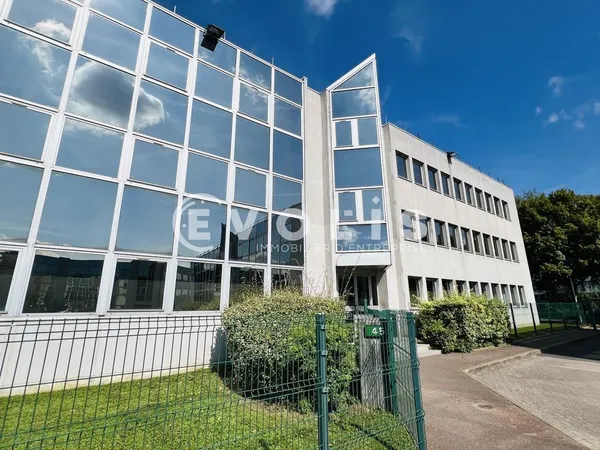 BUREAUX CLIMATISES - 1 122 m² divisibles à partir de 257 m²