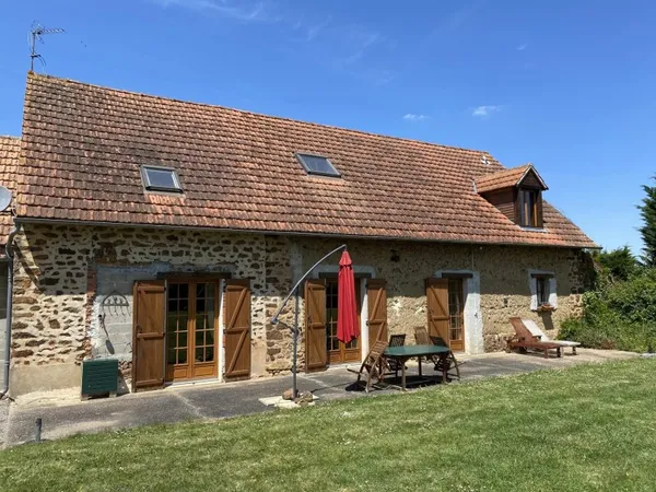 Grande maison indépendante avec grand terrain