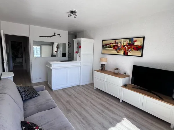 Appartement 2 pièces plus alcôve au dernier étage
