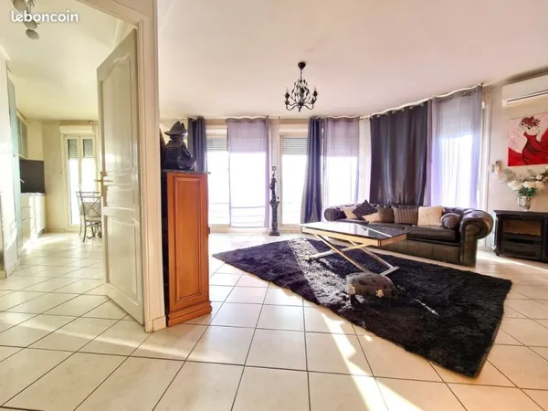 Type 4 de 112 m² très lumineux triple expo + 23 m² de Terrasse + Cave - Ensoleillé avec vue dégagée 