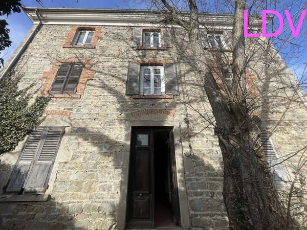 Maison 8 pièces 300 m²