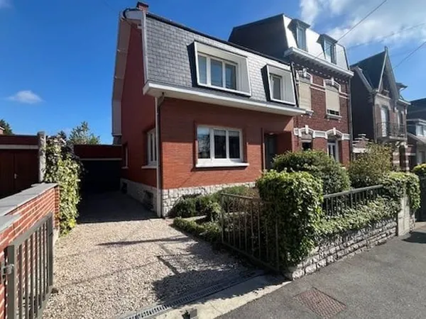 Maison 7 pièces 180 m²