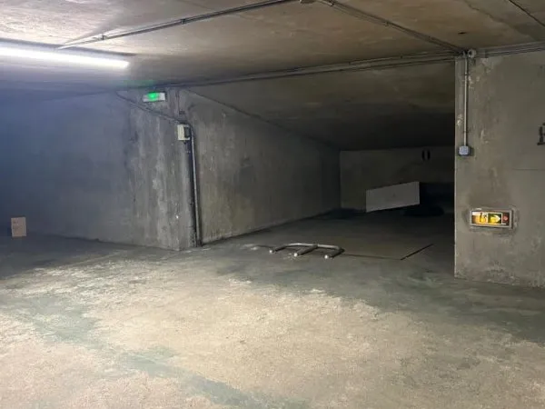 Parking 12 m²