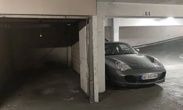 Parking 13 m²