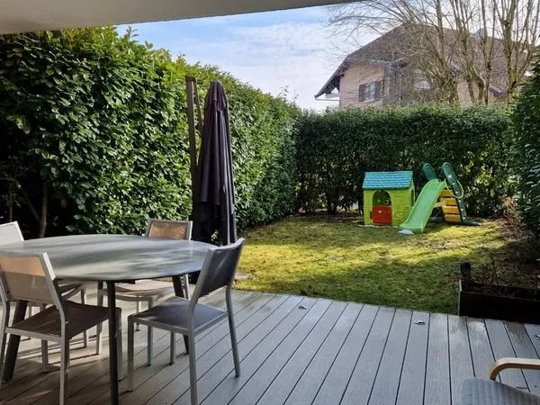 T4 traversant avec 2 terrasses+jardinss