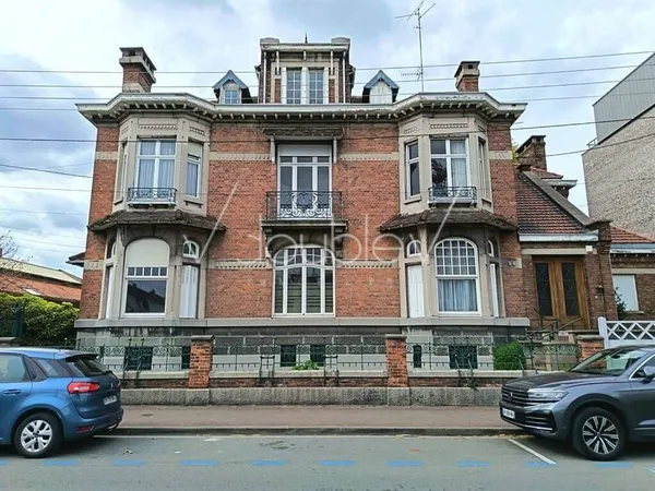 Appartement 5 pièces 163 m²
