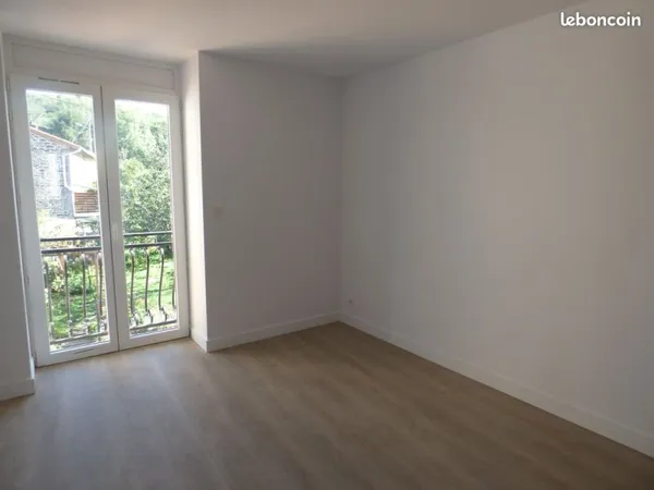 Location Appartment T4 Saint-Martin en Coailleux