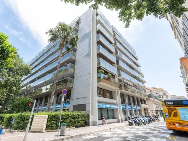 Accès tout inclus à des espaces de bureau professionnels pour 5 personnes à Nice City Centre