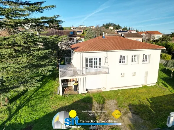 MAISON SUR SOUS-SOL COMPLET