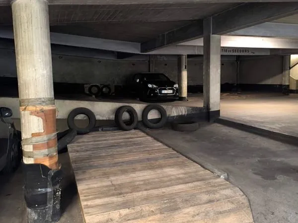 Parking à l'unité ou lot