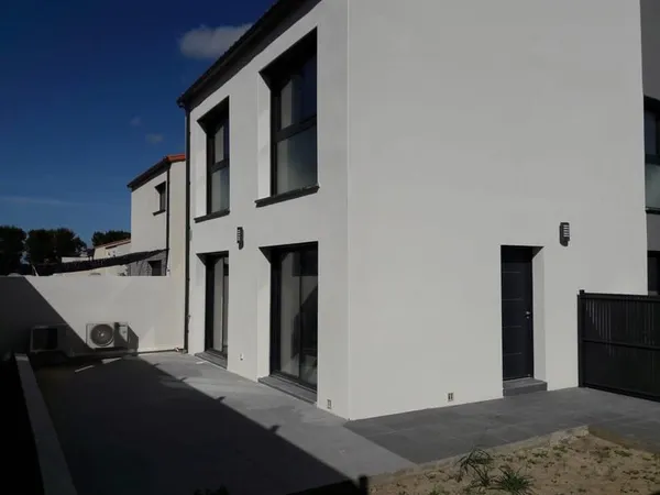 TRES BEAU DUPLEX DE TYPE F3 RECENT + EXTERIEUR ET PARKING SE