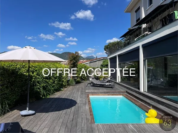 Maison 9 pièces 269 m²