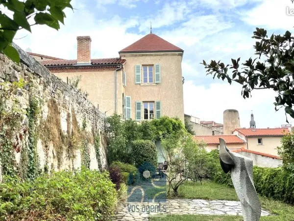 Propriété 7 pièces 204 m²