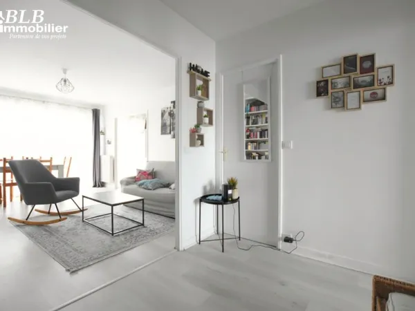 78690 LES ESSARTS LE ROI Agréable appartement 5 pièces de