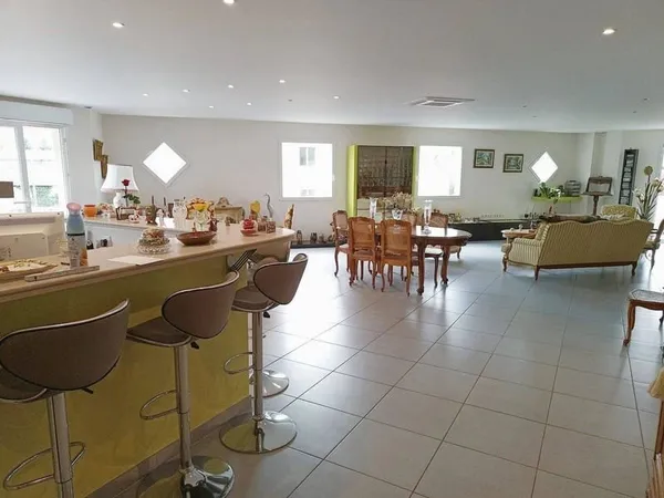 Appartement 6 pièces 204 m²