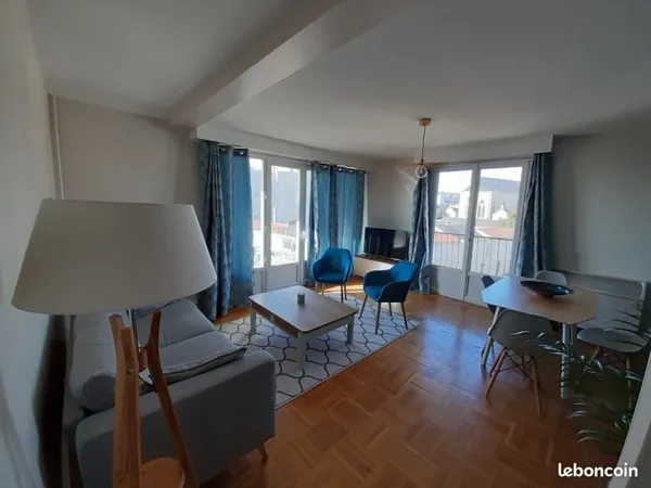 2 chambres disponibles au sein d'une colocation dans bel appartement rénové de 105m² la roche sur yo