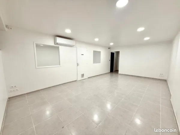 Local commercial 150 m²