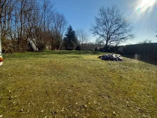 Terrain constructible 900 m²