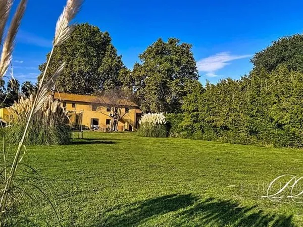 Mas de 600m² sur 4,6 hectares à Saint-Cyprien