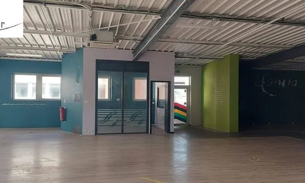Local commercial 1500 m²