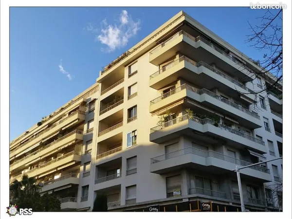 Location T1 meublé 55m² centre Nice